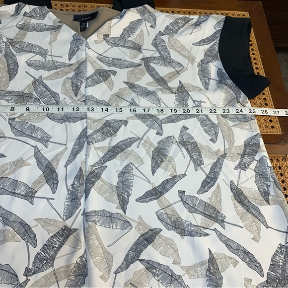 Alfani leaf pattern front open shoulders, top shirt blouse. - Picture 6 of 8